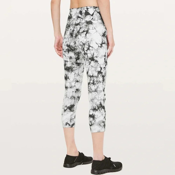 Lululemon Wunder Under Crop Hi-Rise Full-On Luxtreme Legging Dual Shibori 21" - Picture 2 of 9